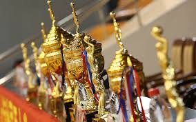 大卫·普莱斯作为光芒队新秀在季后赛关门成功，助球队杀入世界大赛